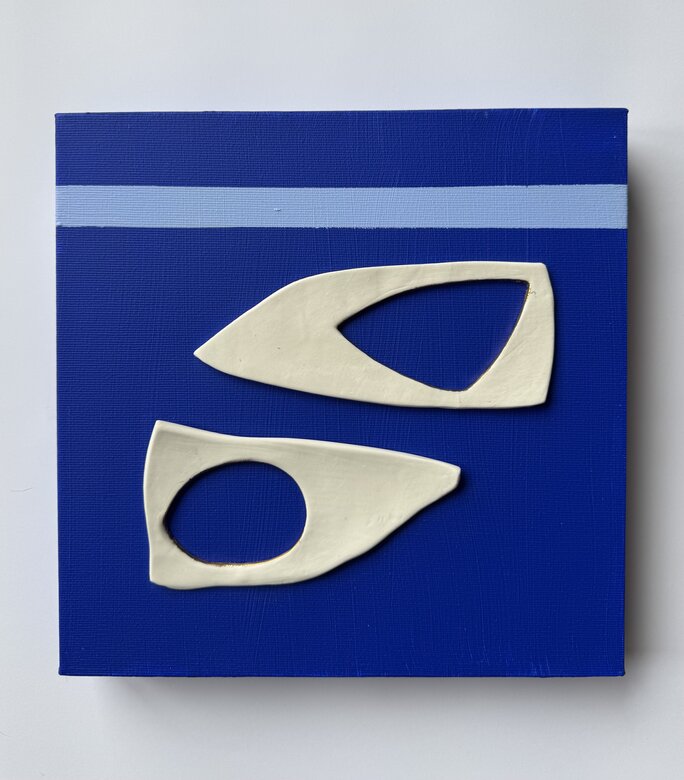 Serija – Kosti 3, akril i porcelan na platnu, 30×30 cm, Foto: Uroš Ogrizović/privatna arhiva