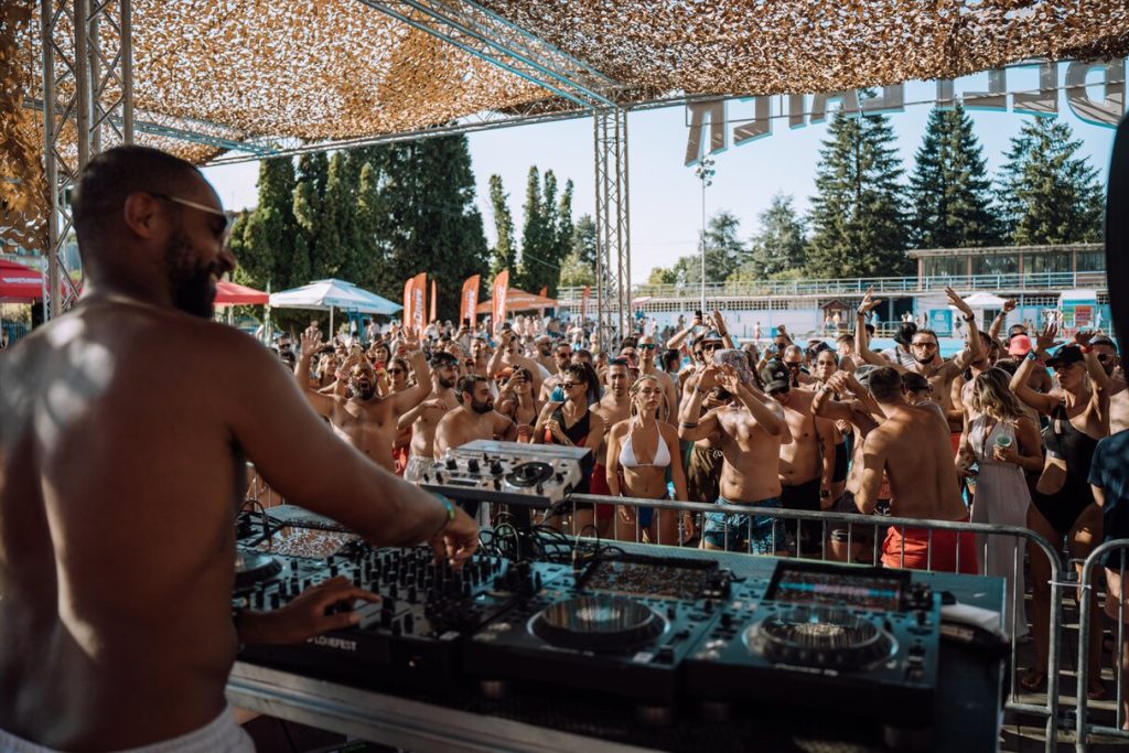 Beefeater H2O Stage