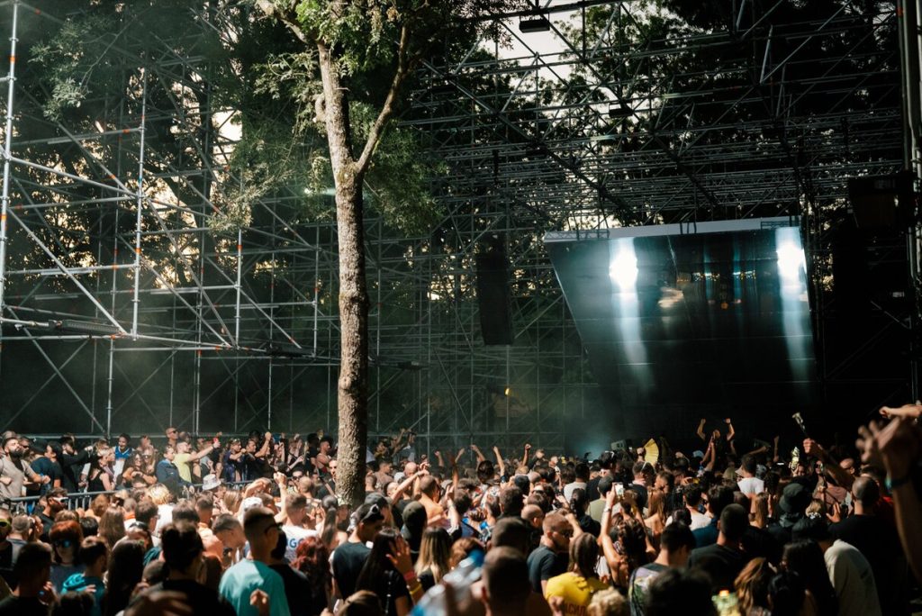 Absolut RAW Stage