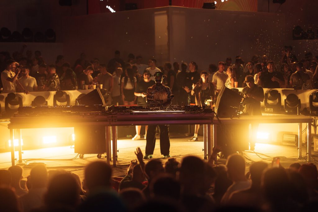Fire Stage - Benny Gasi