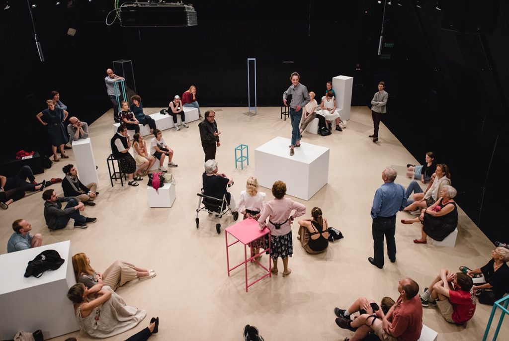 Maja Bekan, P for Performance A Series of Unexpected Incidents (theater play), 2016, foto Bartosz Górka
