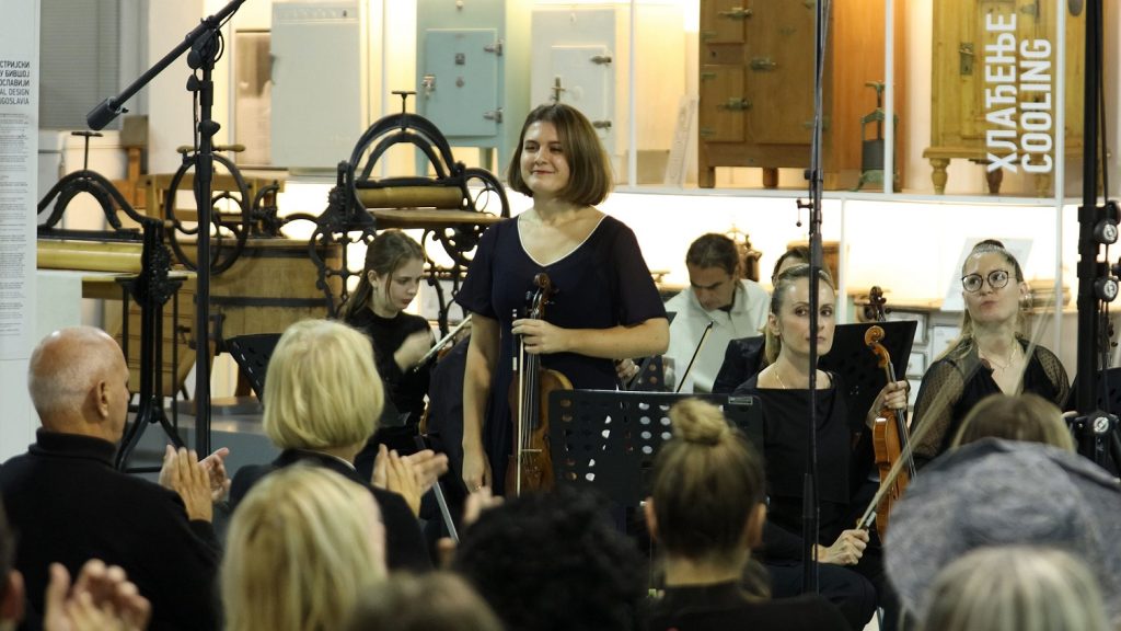Tribina komp, Kata Stojanovic, violina