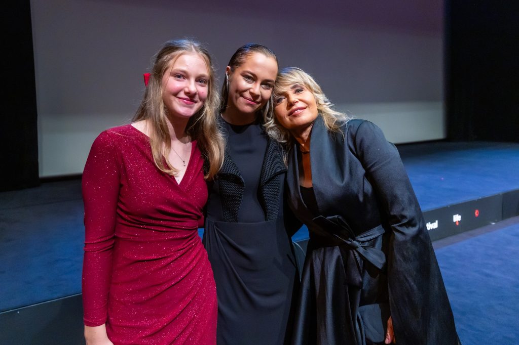 belo se pere na devedeset