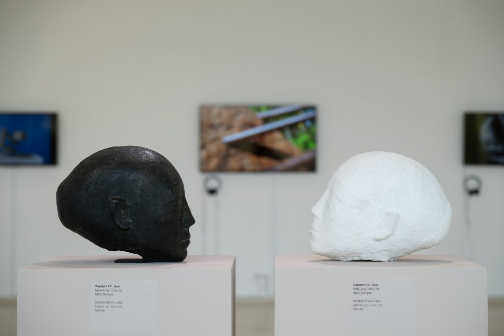 Postavka izložbe „Muzikalnost i skulpturalnost – Olga Jevrić“