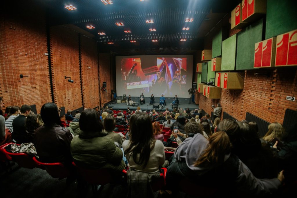 Resistance now! Together