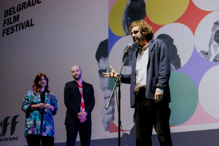 Otvoren Beograd Film Festival: Osam dana čiste filmske magije počelo projekcijom filma „Otac majka sestra brat“
