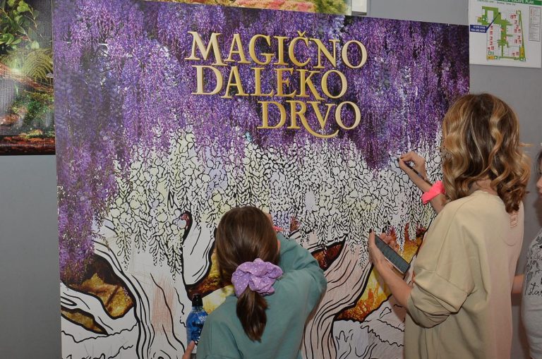 MAGIČNO DALEKO DRVO