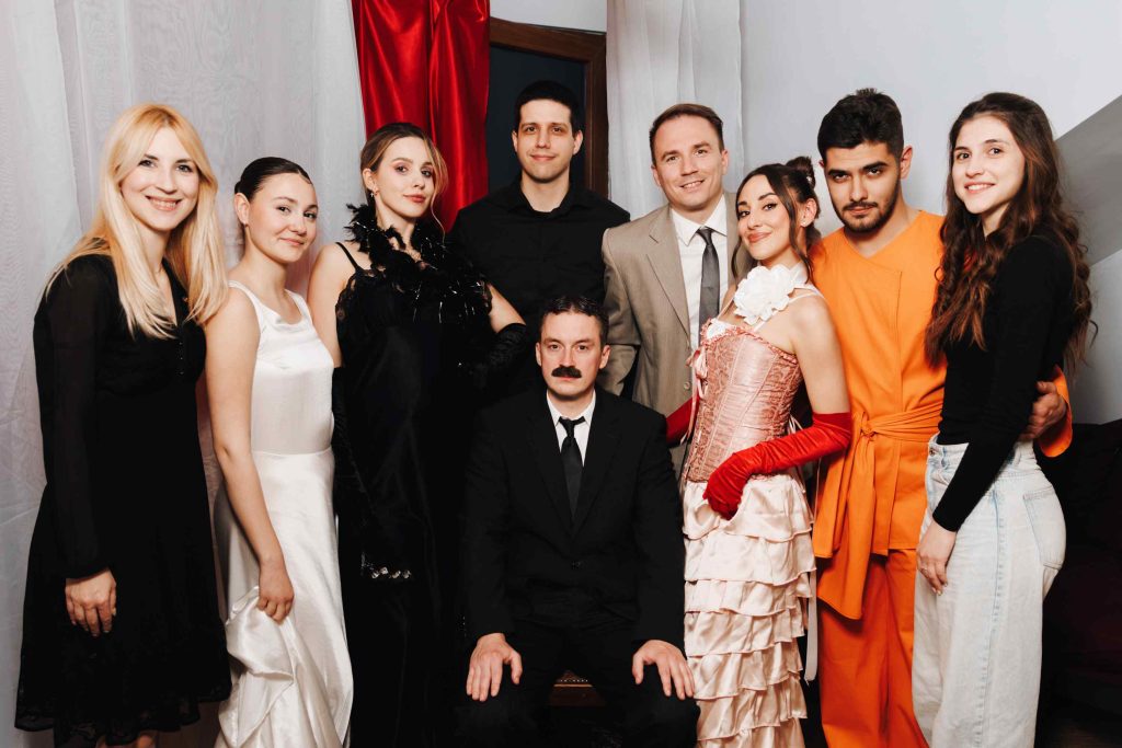 „Tesla: Svetlost senke“