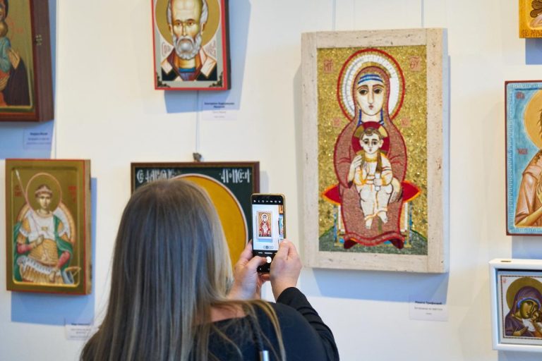 Izložba Svetlost Logosa