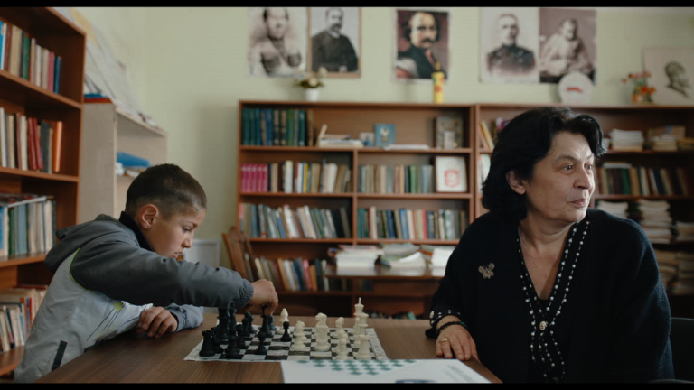 U slavu kraljici, kadar iz filma