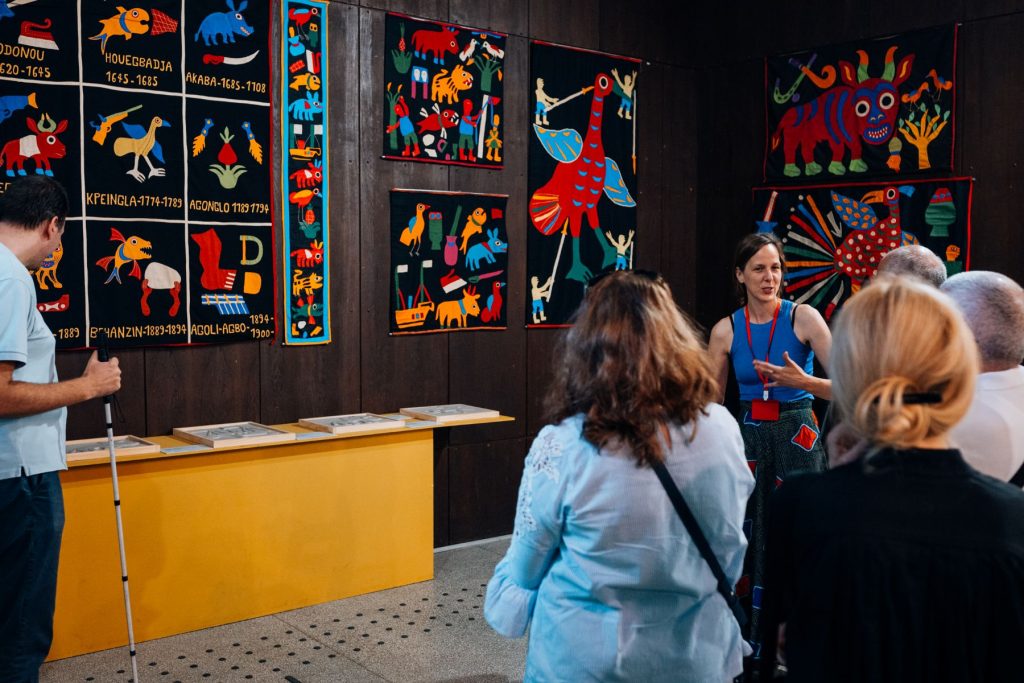 „Vidi, dodirni, oseti…“