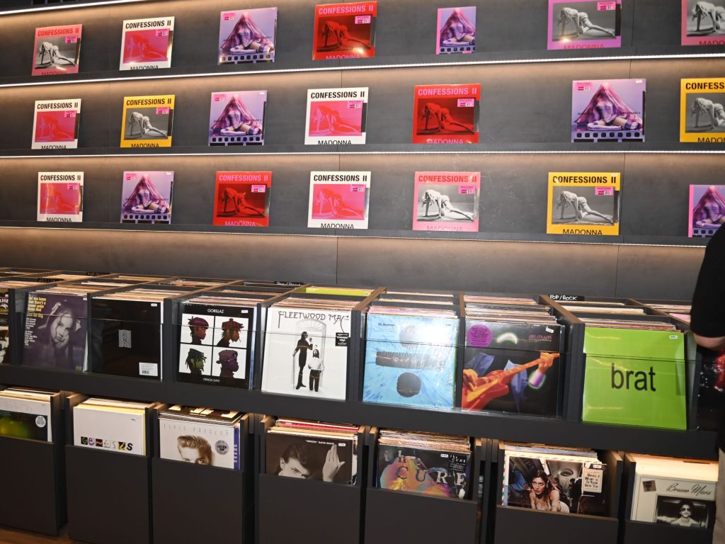Album Confessions II dostupan i u Srbiji
