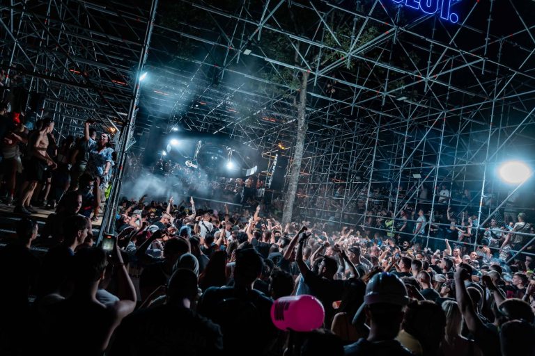 Raw Stage