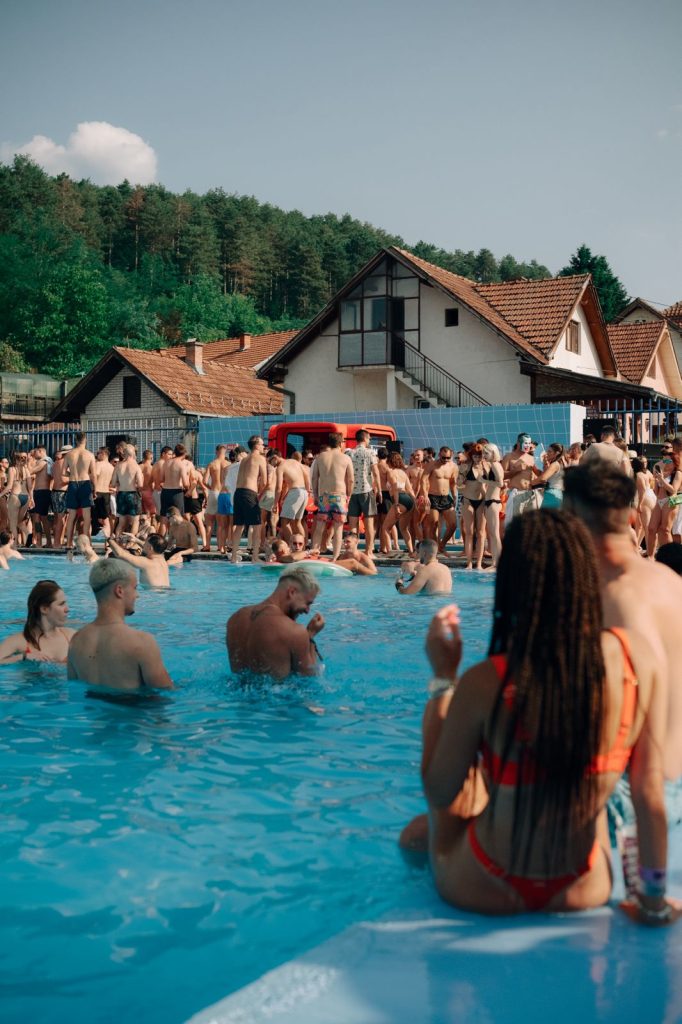 Maxi H2O Stage by Ervin Kovač