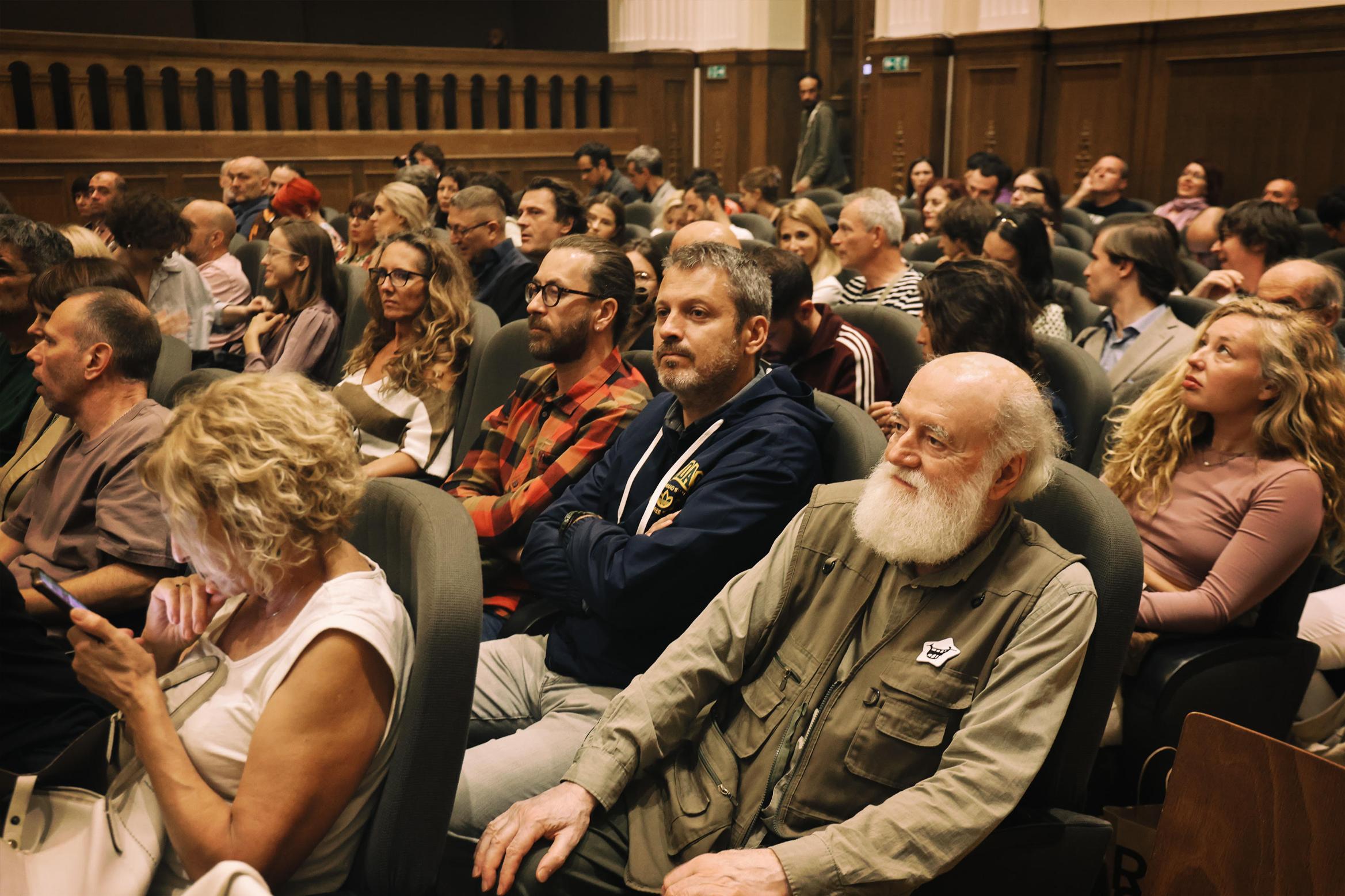 Publika na otvaranju festivala Dok'n'Ritam