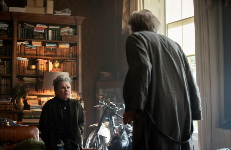 Bil Naj i Imelda Stonton u filmu I sinovi