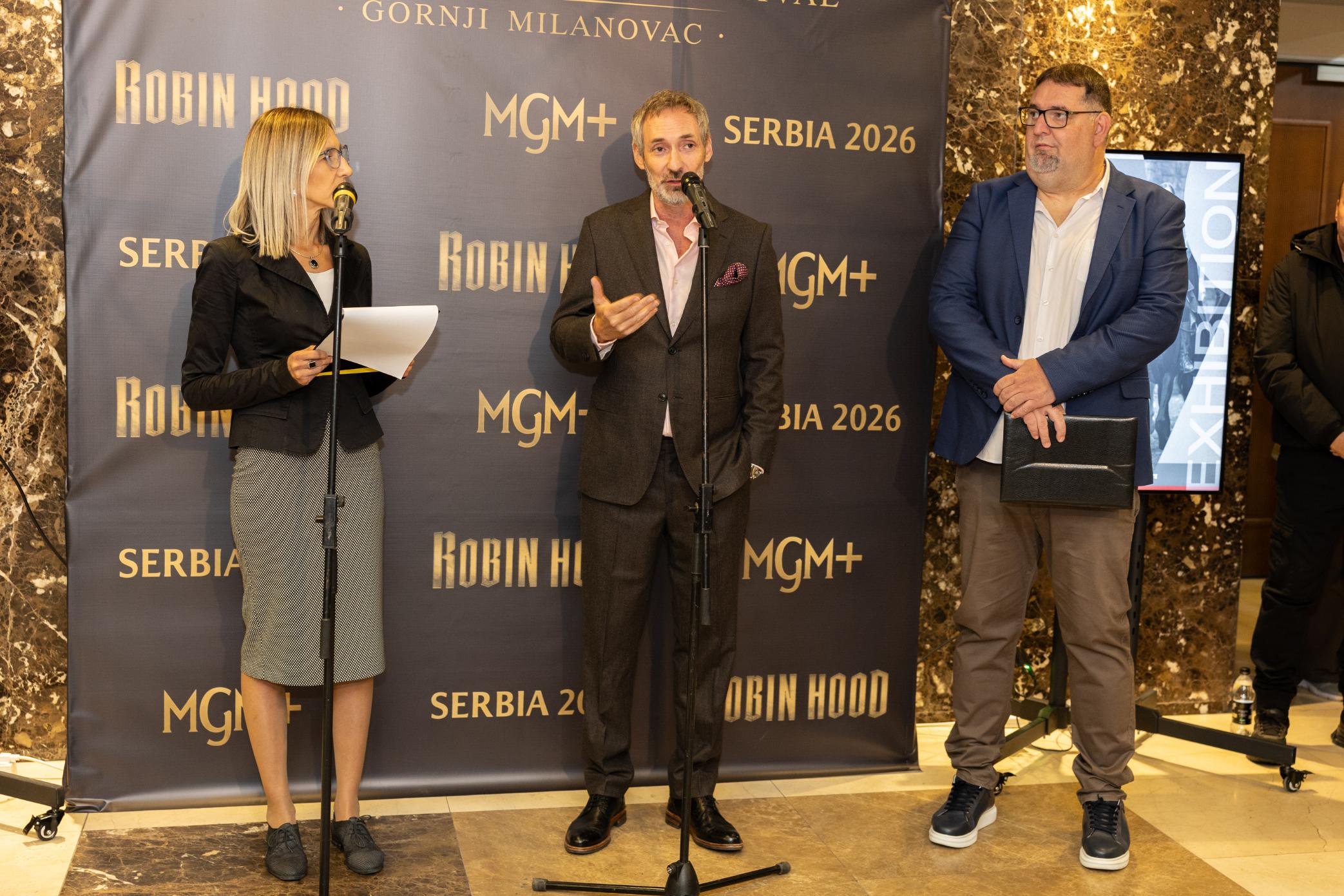 Džonatan Ingliš i Dragan Arsić na otvaranju izložbe „Robin Hud u Srbiji“