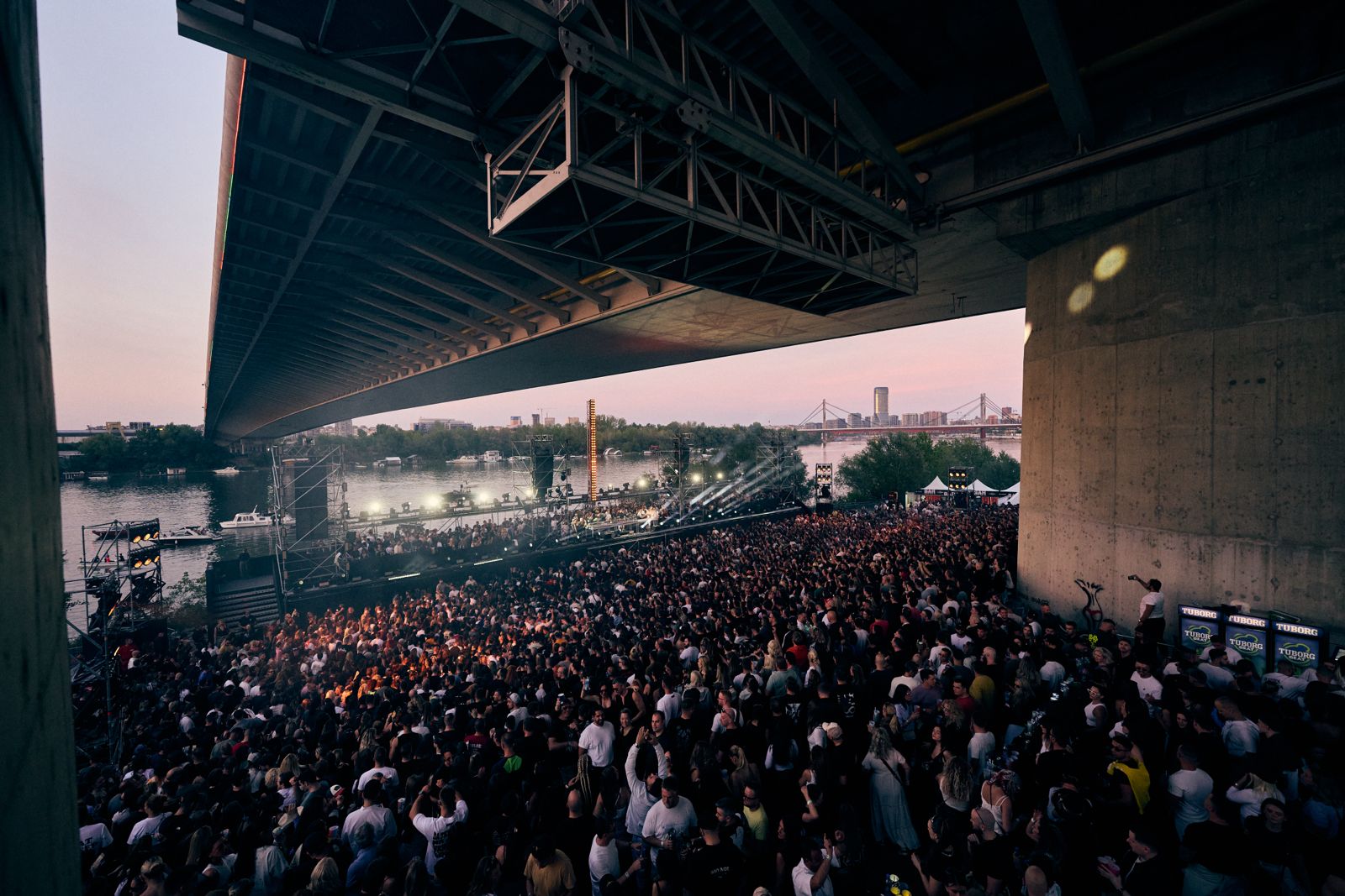 Šarlot de Vit i Tuborg Beat x Lovefest ispod Mosta na Adi
