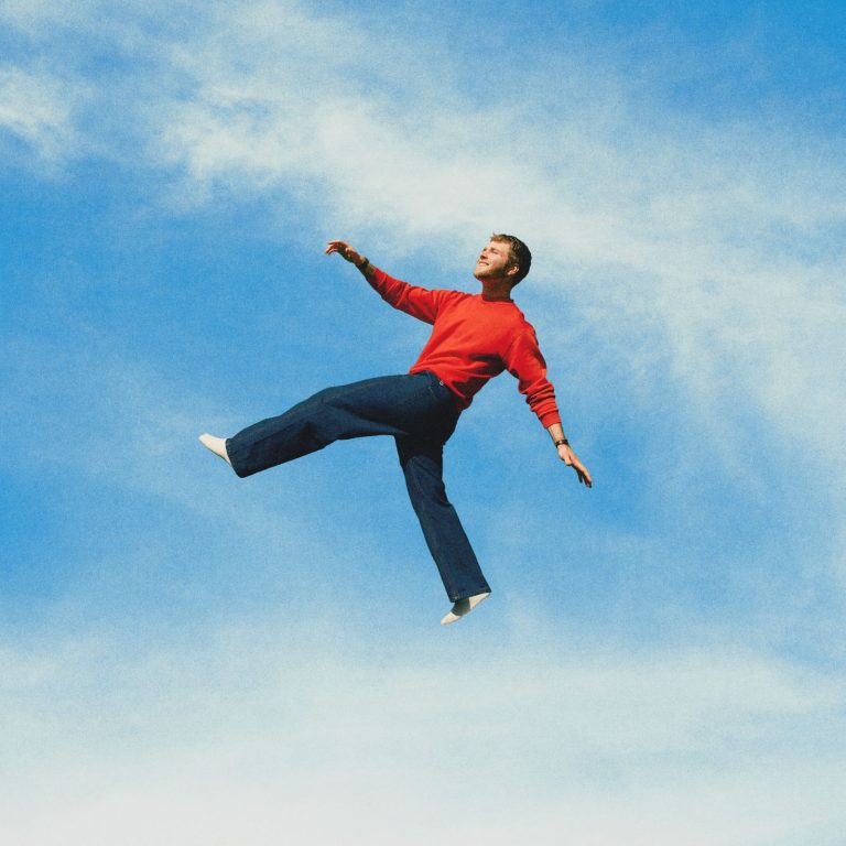 Alex Warren, autor megahita „Ordinary“, objavio novi album „Wildchild“