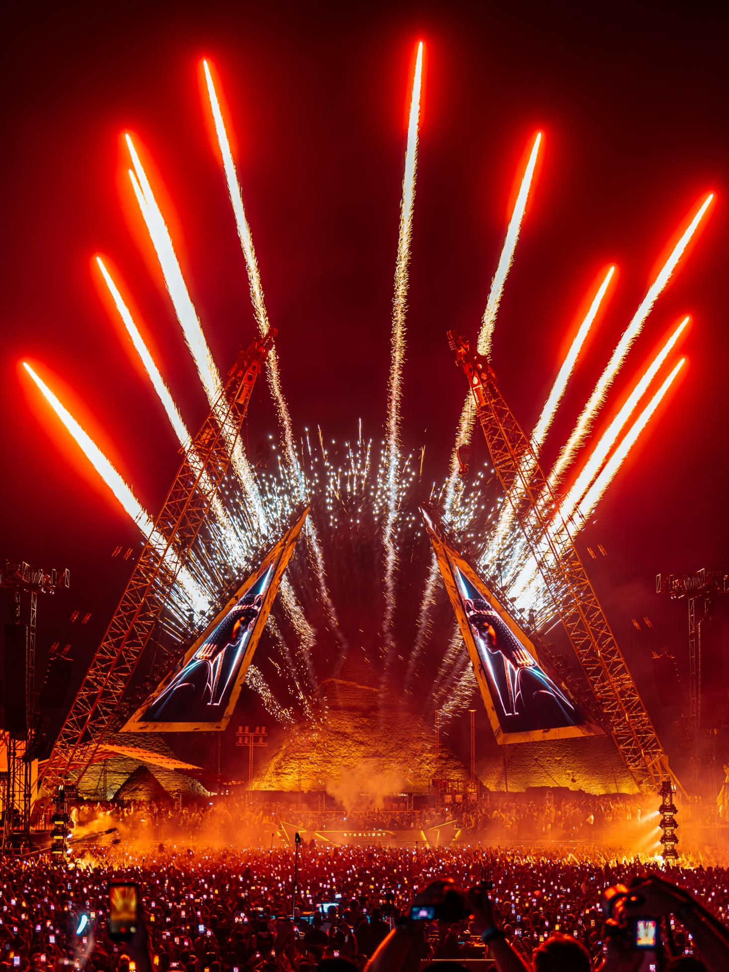 Starlight festival kod piramida u Gizi